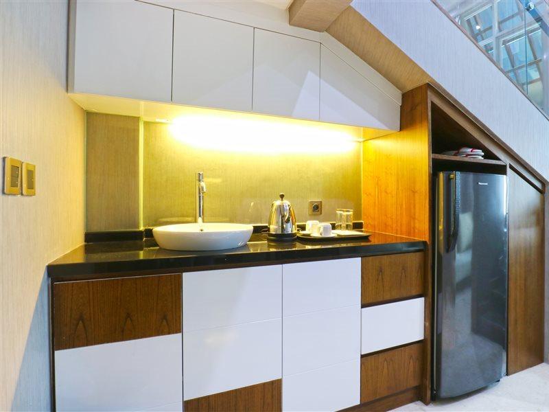 The Baile Hotel Jakarta Exterior photo